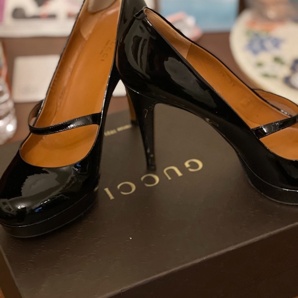 Women shoes Gucci - Picture 1 of 10